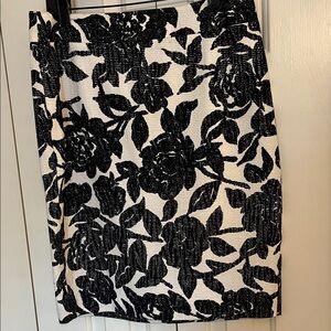 NWT Ann Taylor navy and white Floral Pencil Skirt